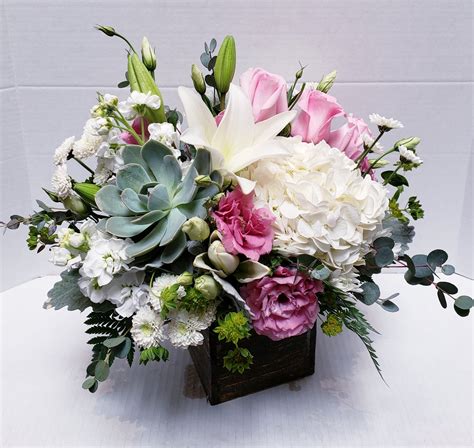 La Habra Florist: Flowers & Flower Delivery by Louis Gardens。